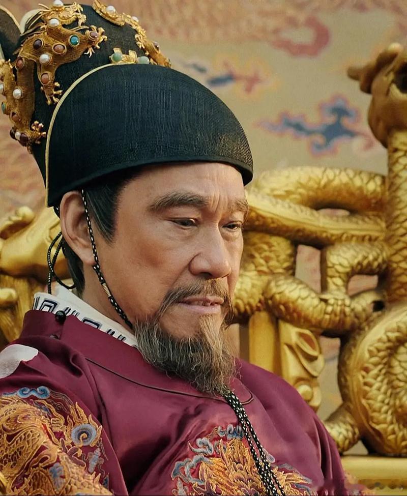 朱棣病重，三子朱高燧趁四下无人，拿出一包毒药，悄悄放进朱棣的汤药里。殊不知，大侄