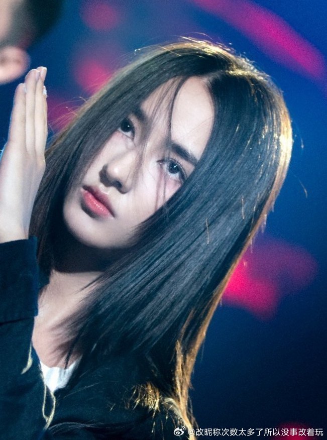 那漫画阿育娅这不是李宛妲本人吗？ 