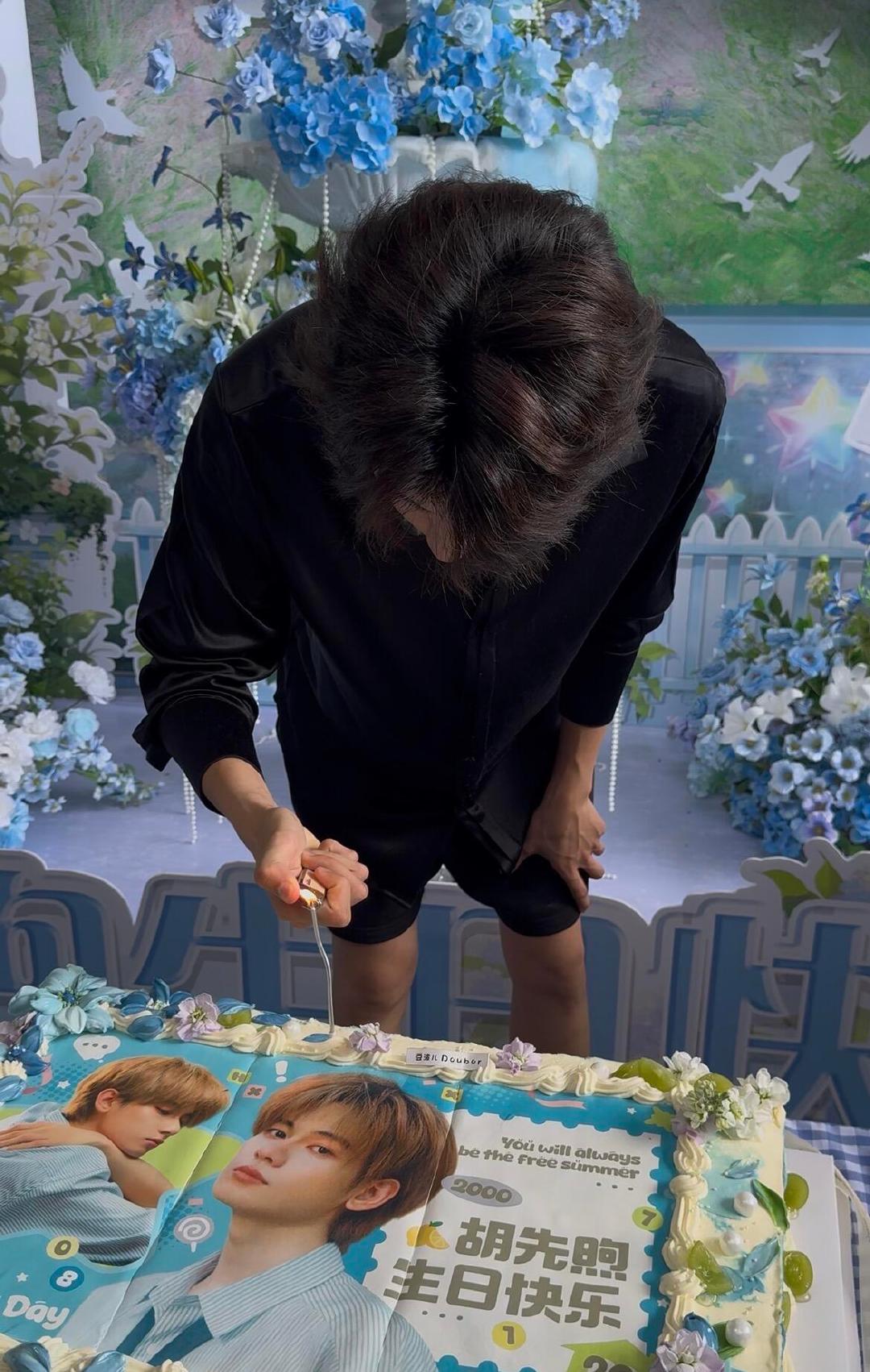 胡先煦情绪价值这块根本没有上限内娱难得的双向奔赴！拍戏氛围感拉满，无声镜头里全是