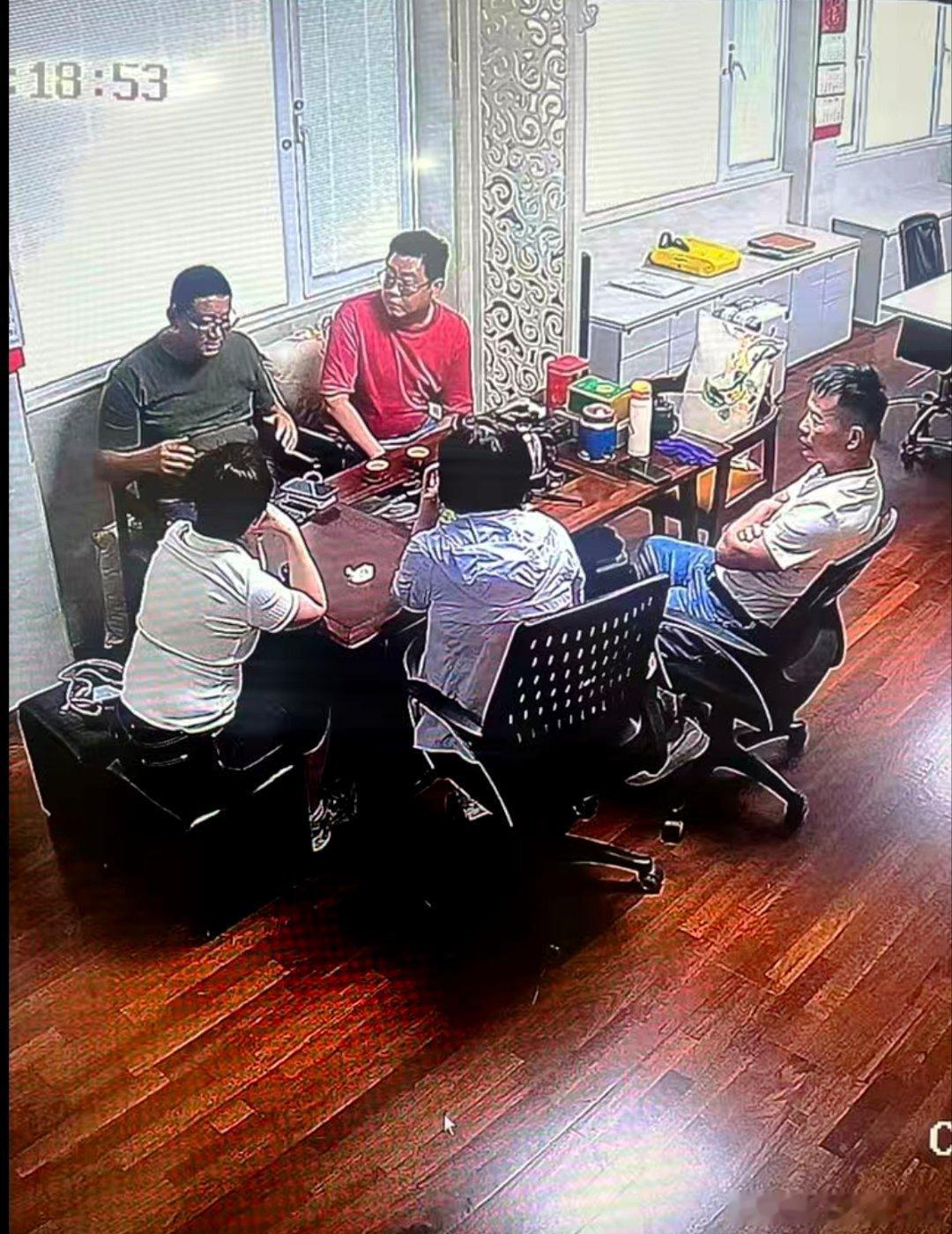 马来大客户到访公司。叫苦连天的都是一个问题,生意太差了,而且会越来越差,怎么突围
