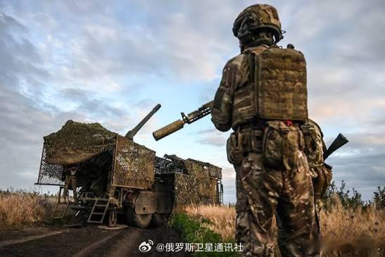 【俄国防部：俄军占据红利曼以西两处乌军据点】俄罗斯国防部表示，俄军在向红利曼以西