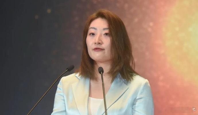 宗馥莉重新启用娃哈哈怎么都在唱衰啊，多折腾折腾才有转机 ​​​