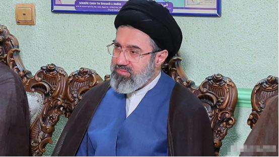 纽约时报今天报道：伊朗最高穆杰塔巴·哈梅内伊的伤情，远比外界此前了解的要严重得多