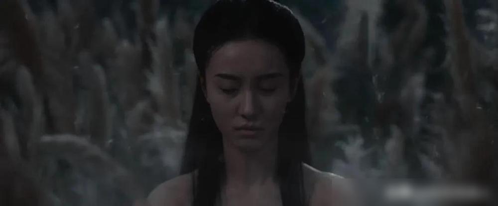 昨晚头一次碰到两个猝死的人同时来抢救，都是心脏骤停，一个五十多岁女性，一个六十多