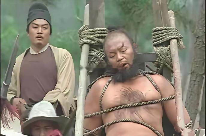 以前绑人与现在绑人差别挺大啊！现在的导演都从哪学来的新花样？ ​​​