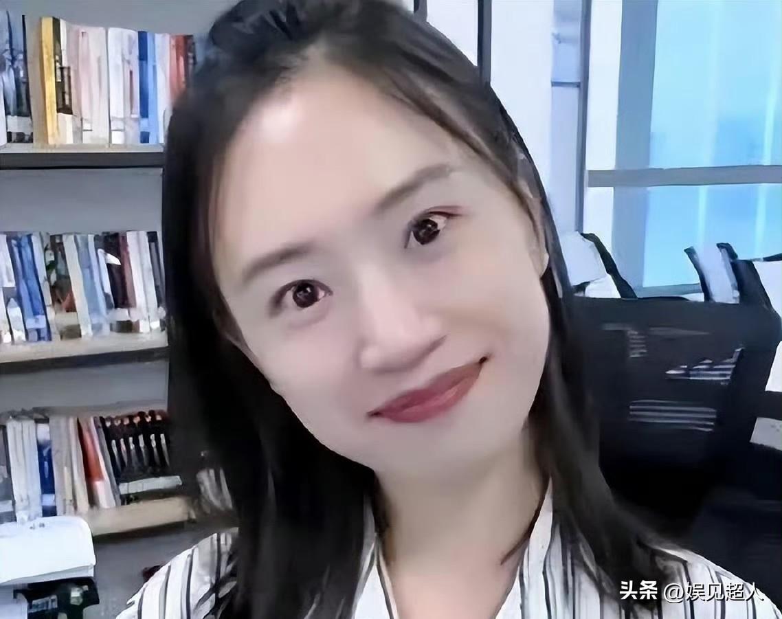 很多人都没想到，张雪峰的妻子李丽婧这么优秀。她是历史学博士，还是高校副教授，比张