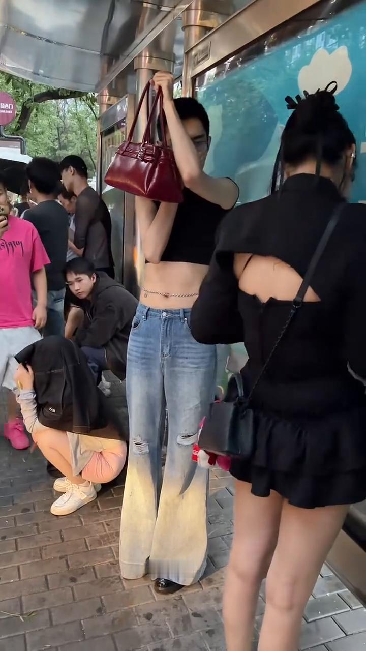 别挡脸美女。