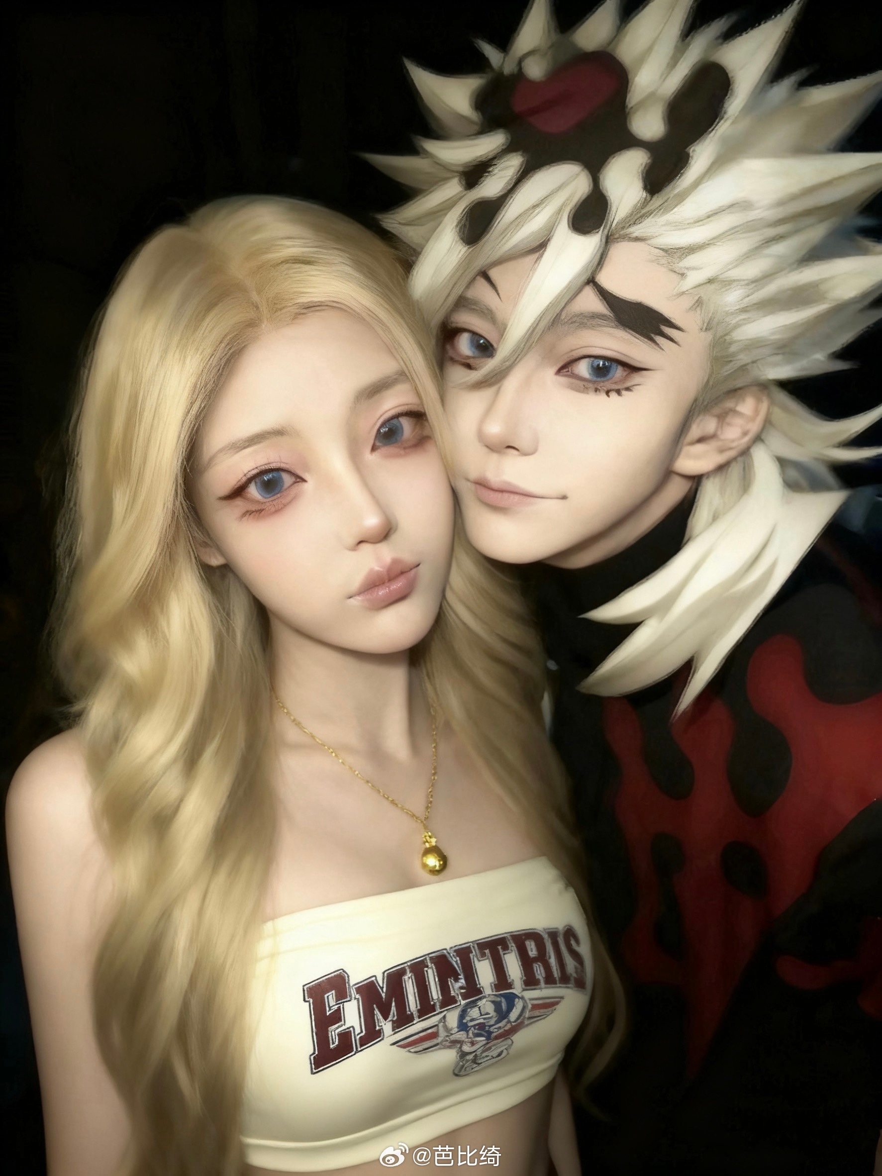 好久不见啦 宝宝们 更新一下两张和童磨贴贴[比耶][比耶]鬼灭之刃童磨[超话] 