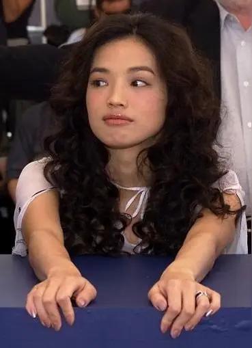 舒琪是真正极少数真正“把一手烂牌打成穿奇“的女演员，也是港台文艺片黄金时代最后几