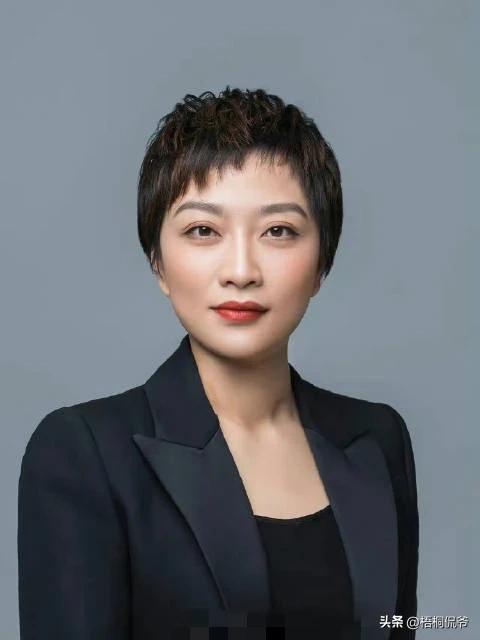 该来的总会来！
“职场女强人”、“霸道总裁”，如果只看璩静的形象外表，这位已辞职