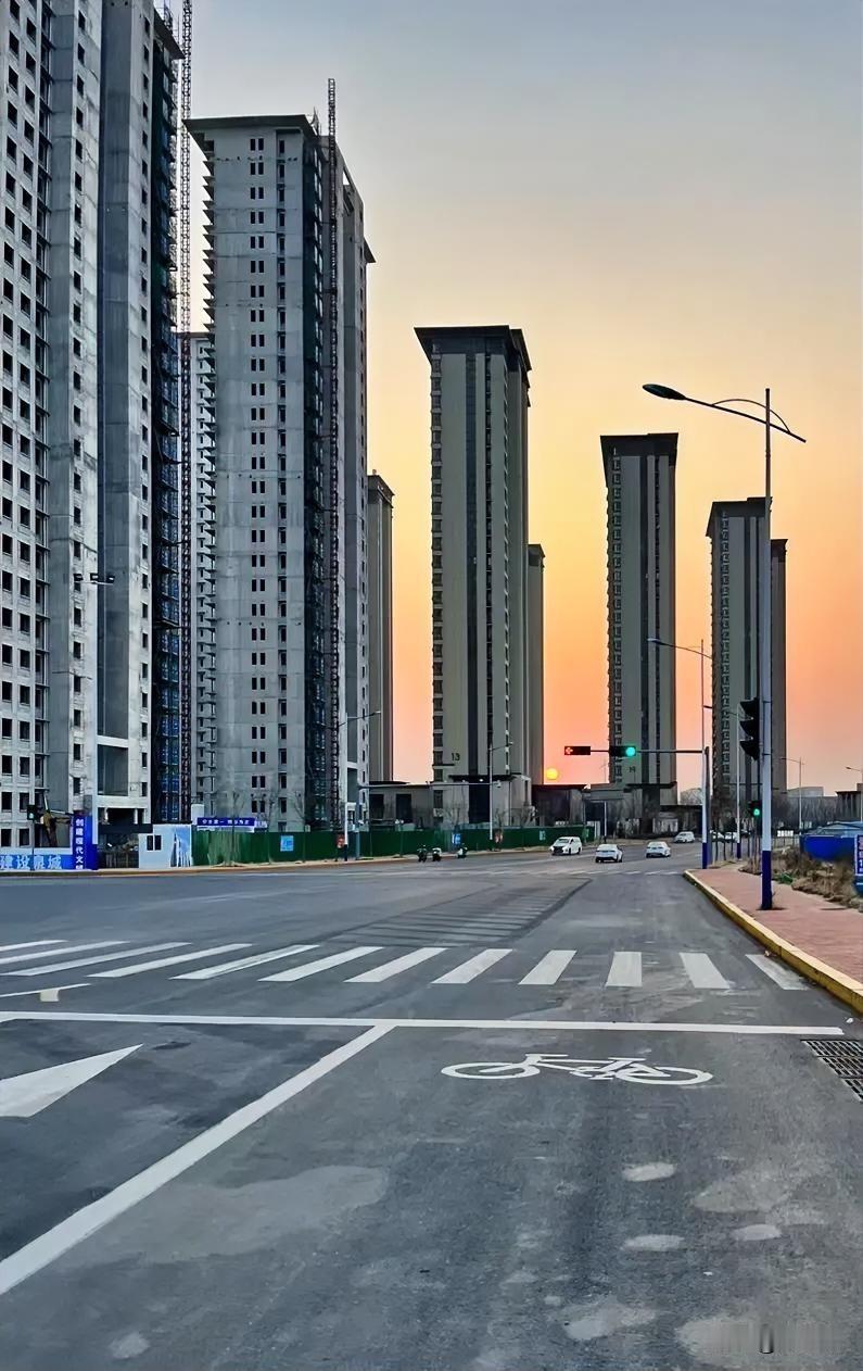 昨天晚上和几个朋友一起吃饭，聊到了资产配置的问题，很多人都觉得普通人没必要操心资