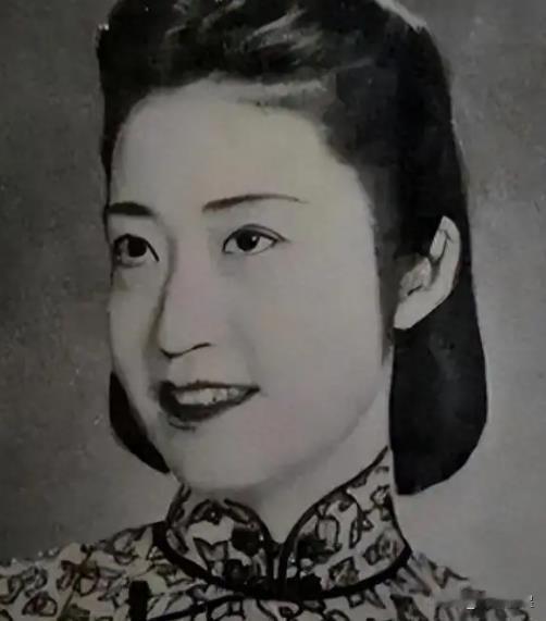 1926年，22岁的唐怡莹在丈夫离家的时候，与25岁的张学良发生了关系。几天后，