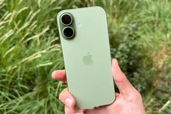 【iPhone高端市场份额达65%：iPhone 17系列功不可没】调研机构Co
