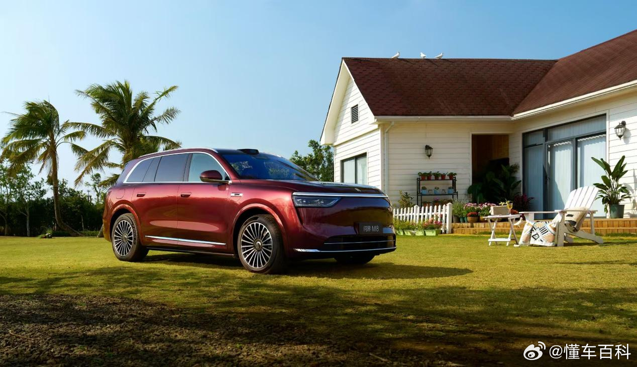 买车前，我做了不少功课：一边是杰兰路报告里车主们打出的88.7分超高推荐分，一边