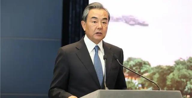 荷兰人这次真急了，一天都等不下去！3月13日，荷兰新政府电话直接打到北京。打电话