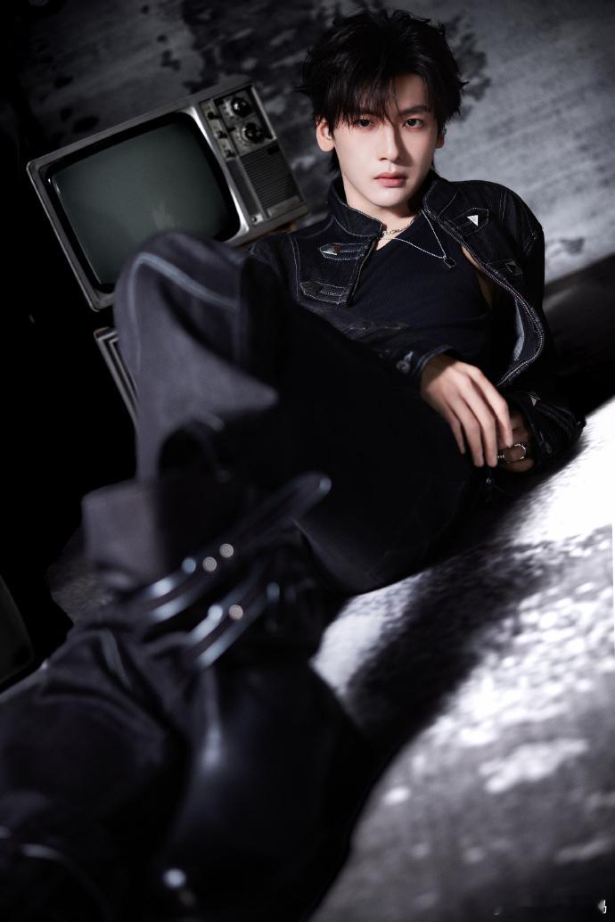 翟潇闻唱红豆梦回创造营翟潇闻的《红豆》就是我的泪点开关！音乐节现场一开口，瞬间想