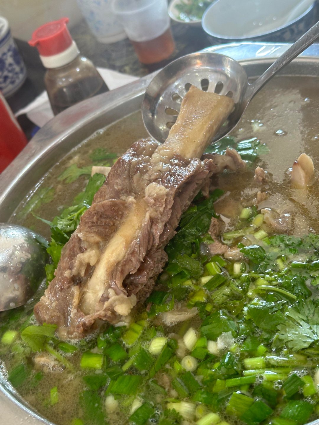 常州牛塘的牛排骨，和钟楼的马家牛肉汤馆一个味道，马家的火锅七十多就有很多牛排骨肉