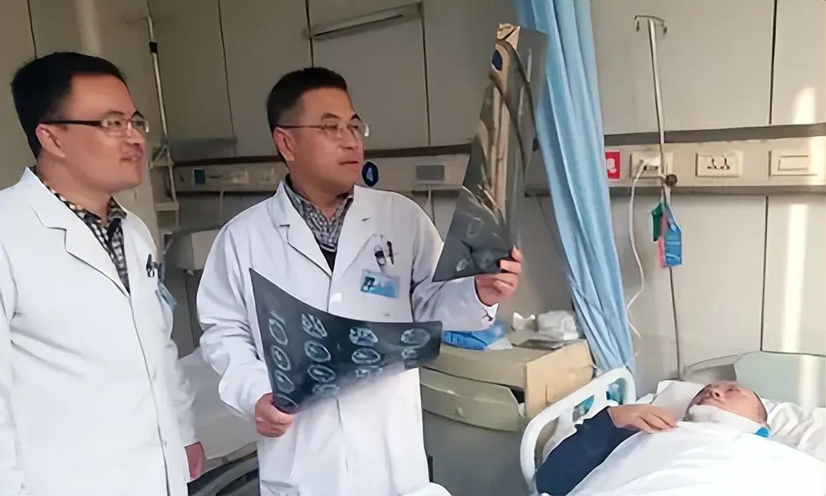 爆哭！177次就诊背后：被“看病”毁掉的孩子，最后一幕太扎心
 
刚看到这则新闻