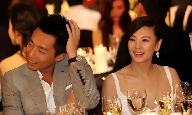 张雨绮直播发火她与汪小菲性格挺像，都是那种一点就炸的性格！ 