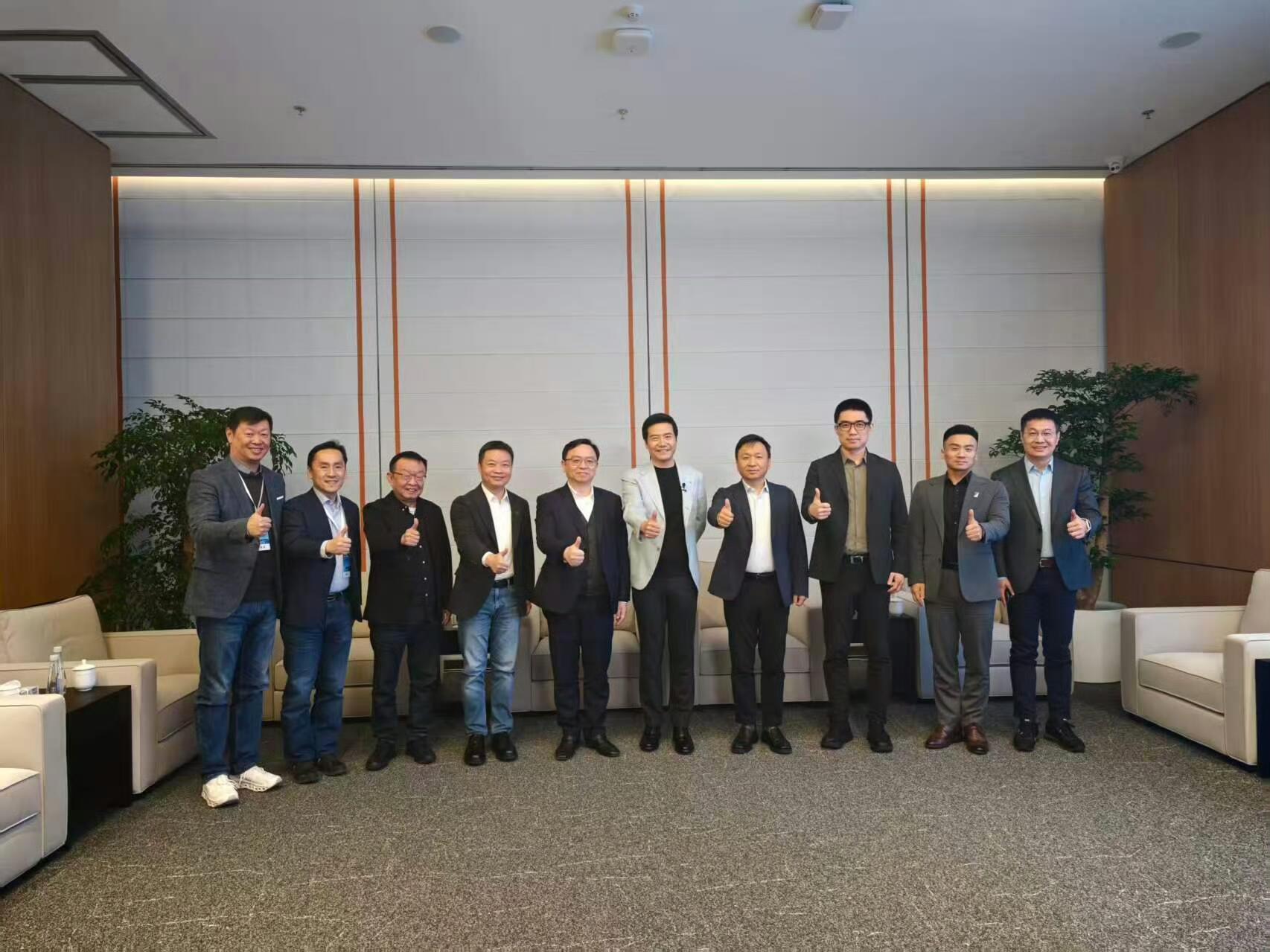 小米新SU7发布会请来半个车圈小米新一代SU7发布会，雷军居然请来了一众车圈大佬