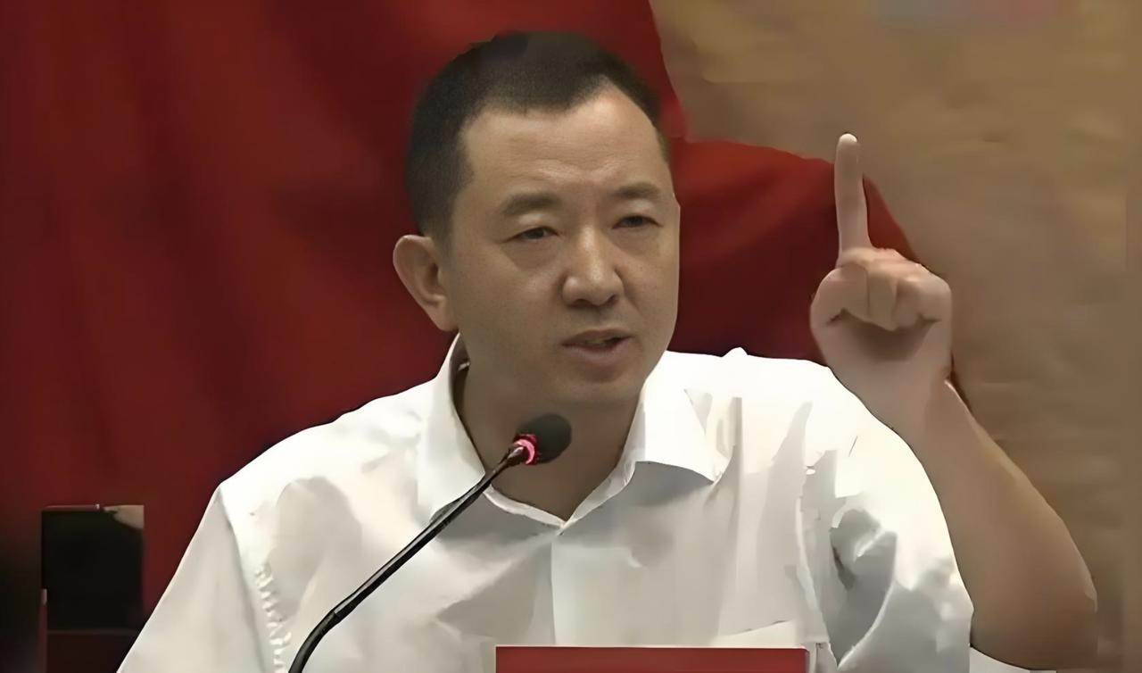 清华硕士陈行甲到巴东上任，发现“前任女县委书记”竟能在北京二环内轻松全款买下两套
