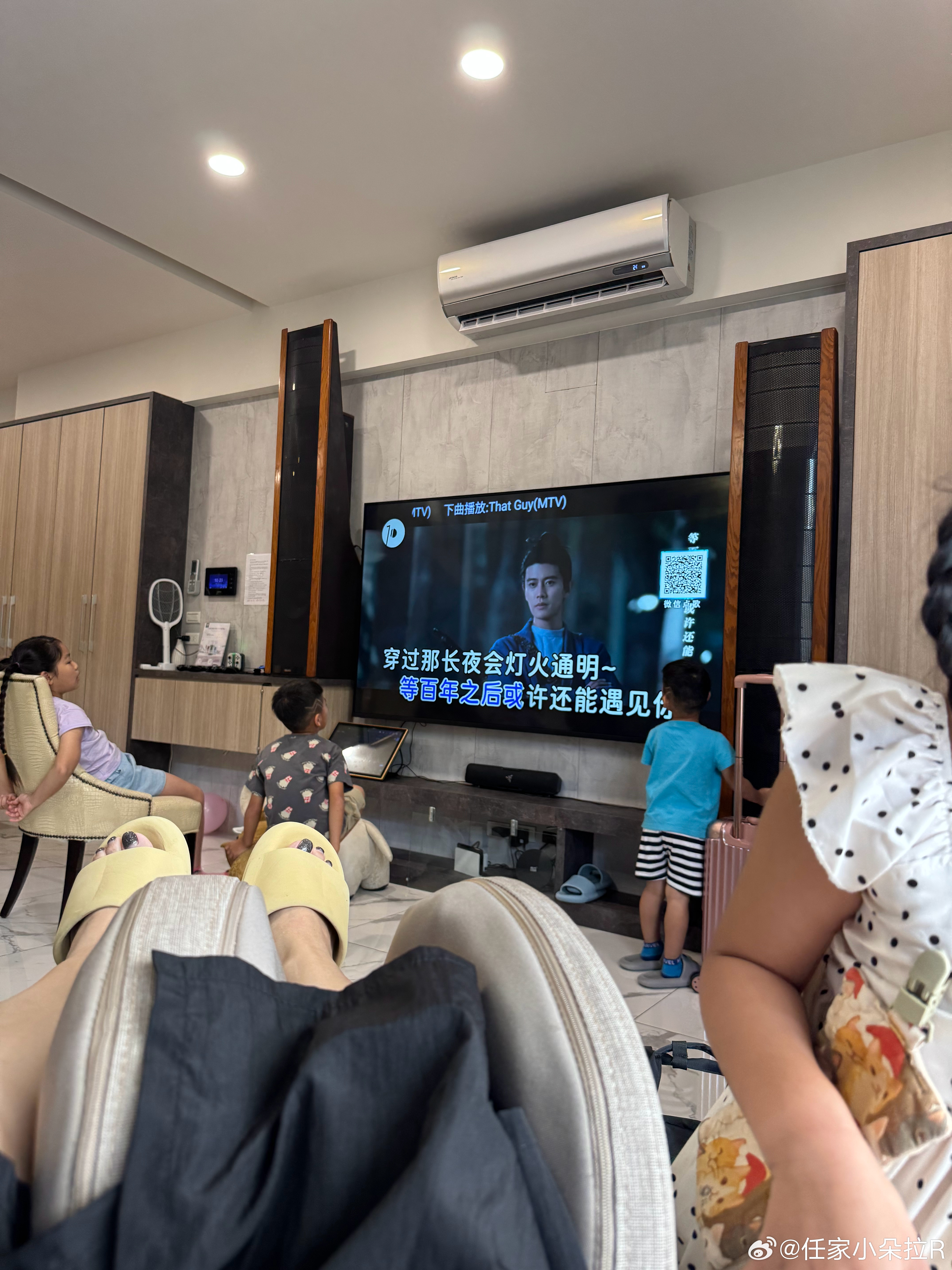 出门玩，我家娃到民宿栽在无忧渡的歌里面了无忧渡
