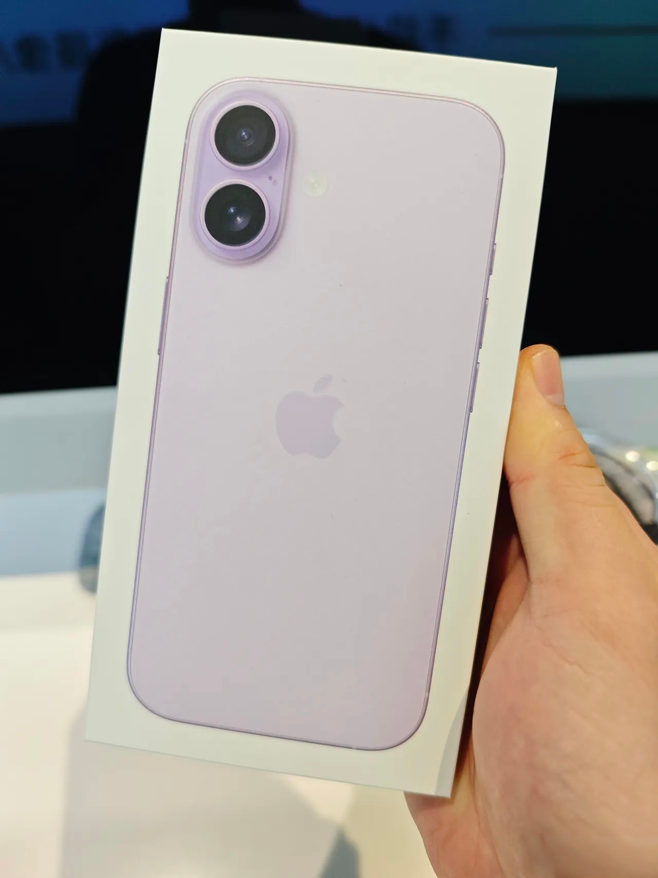 大家觉得iPhone17 会成为新一代钉子户吗？ 我觉得，有可能，有 2 个因素