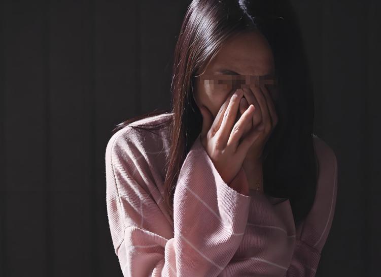 “太炸裂！”湖南一女子婚内出轨，与情人在车内幽会后，想让情人开车转转被拒，二人激