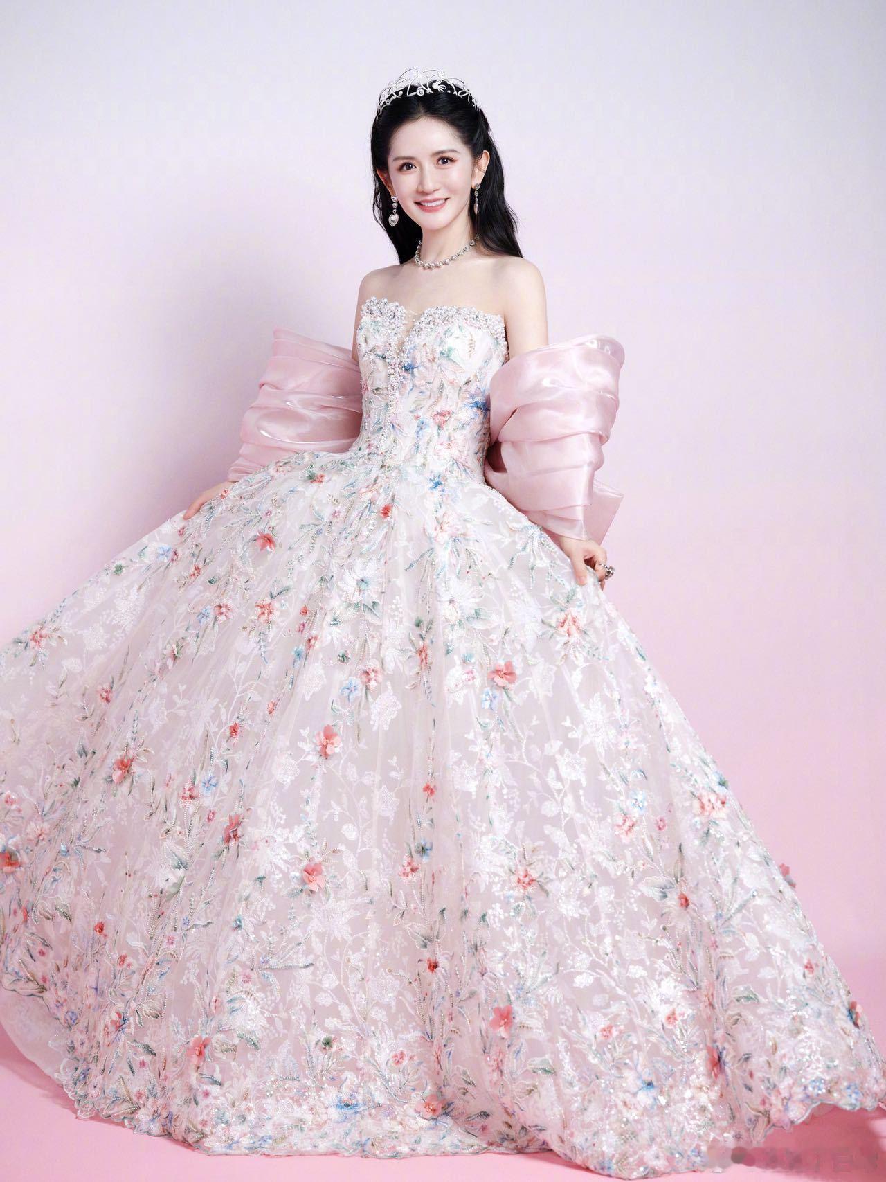 谢娜今天第一天联排乐队谢娜祝贺张杰刷新鸟巢纪录从夫妻互动就能看出感情有多好，张杰