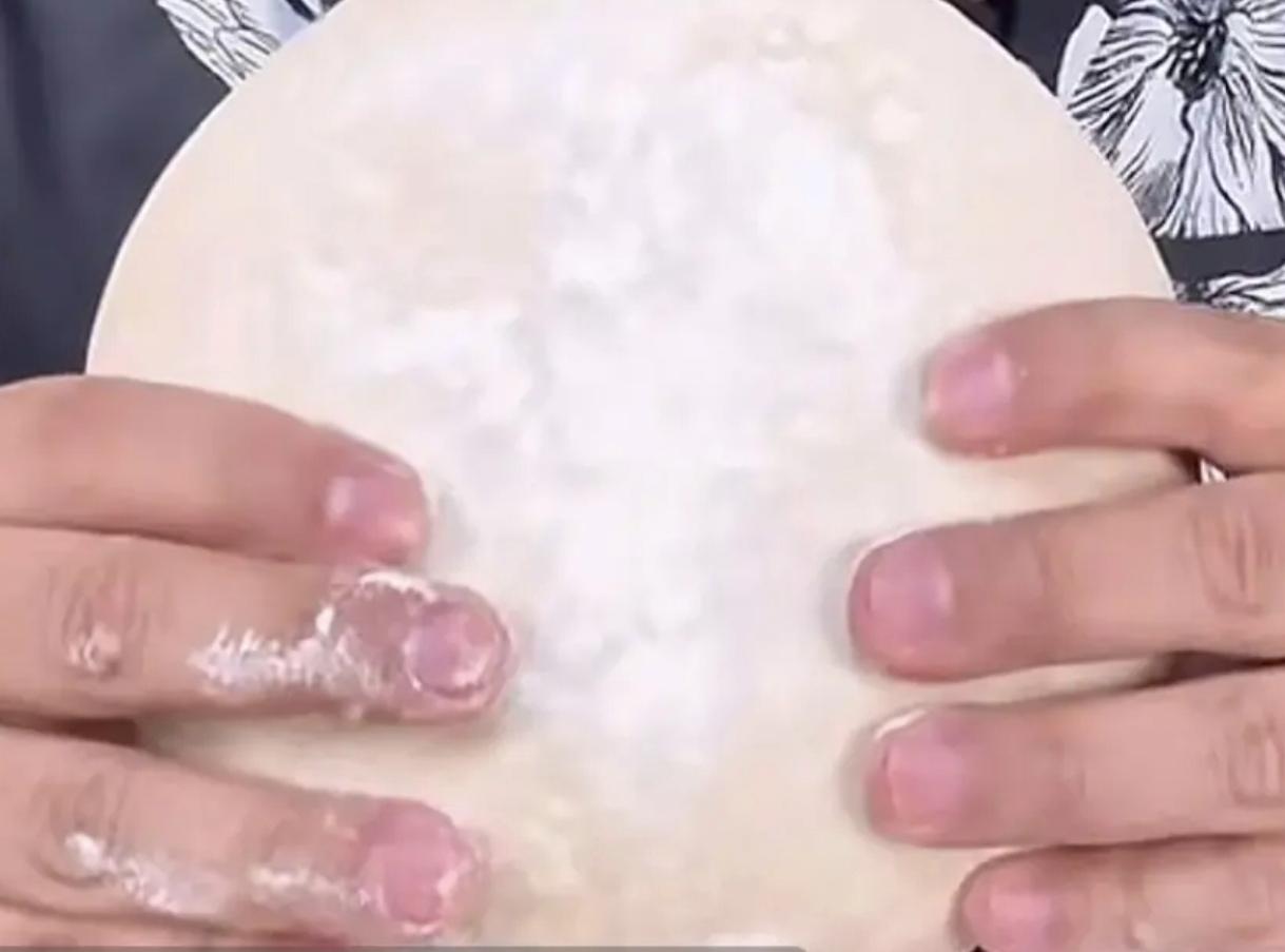 晒出你相册里最近的一张美食照片说一个我小时候食西樵大饼的故事给不服输的吃播，希望