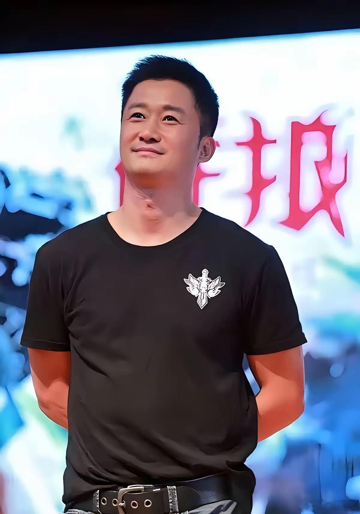 我有一种预感，吴京以后可能不敢轻易的拍电影了，因为他真的伤不起了，毕竟自己也不能