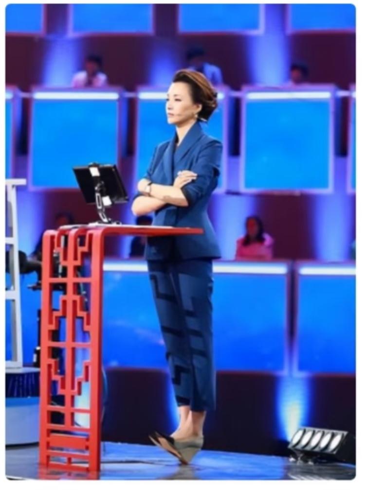 这样是怎么站住脚的，看似是真有点功夫。