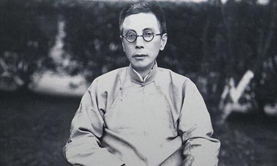 大家比较熟知的国民党，历届领导人都是谁？
“1925年春天，你真觉得蒋先生能接住