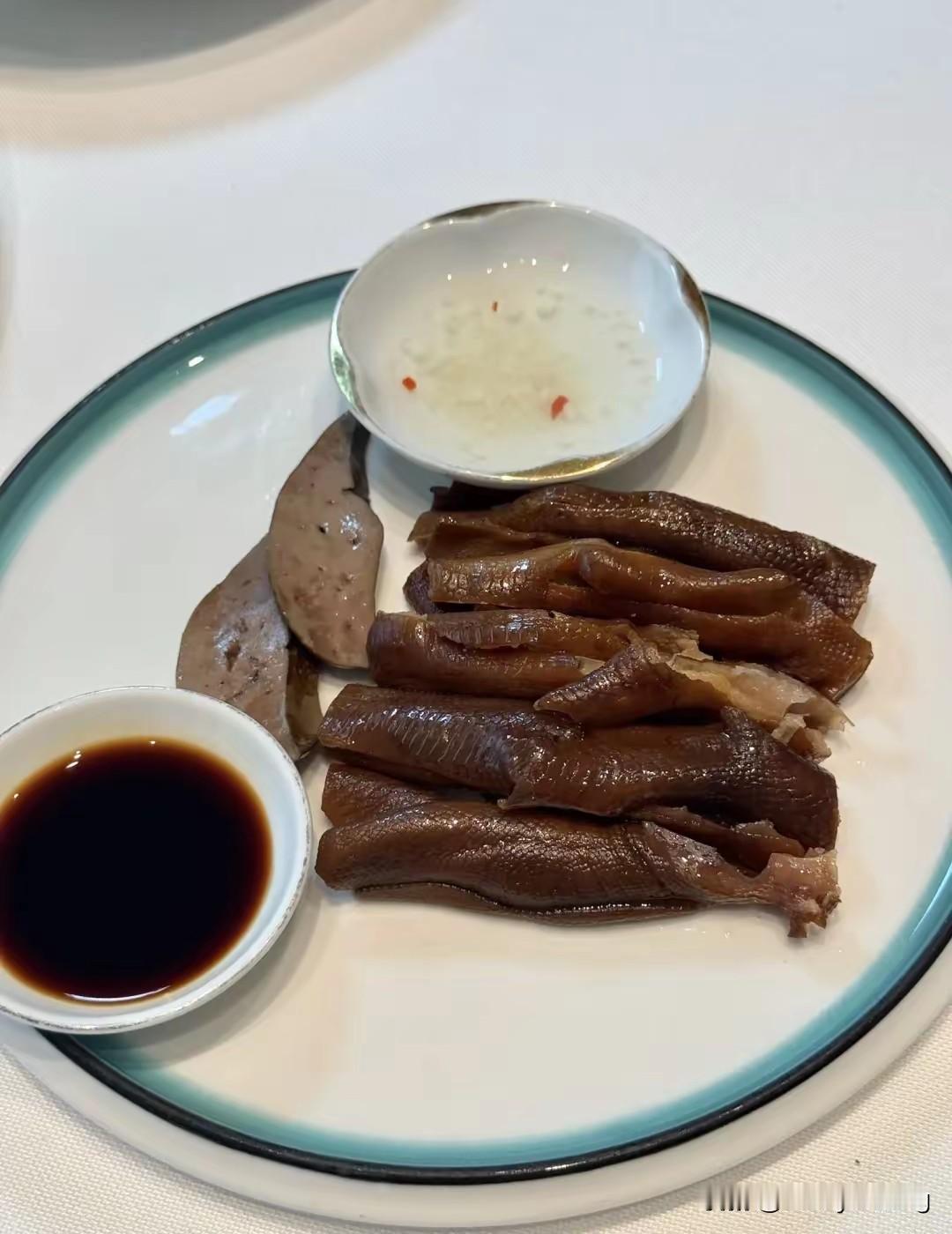 这年头有时候努力却变成了“坑”！

有人拼命工作，想多赚点钱改善生活，结果越努力
