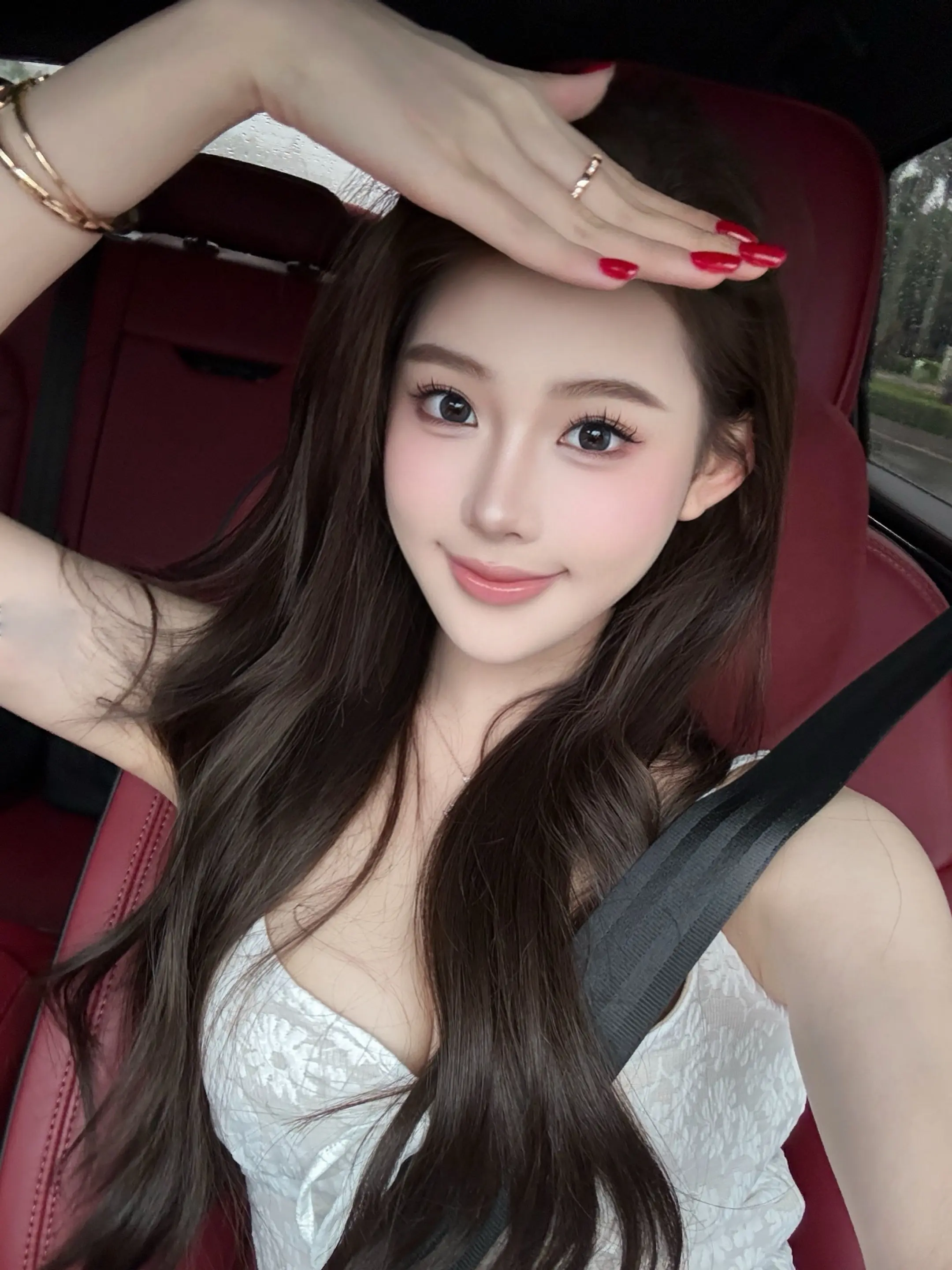 我也愿意做 你的头号支持者，并肩走着 我就永远不会跌落