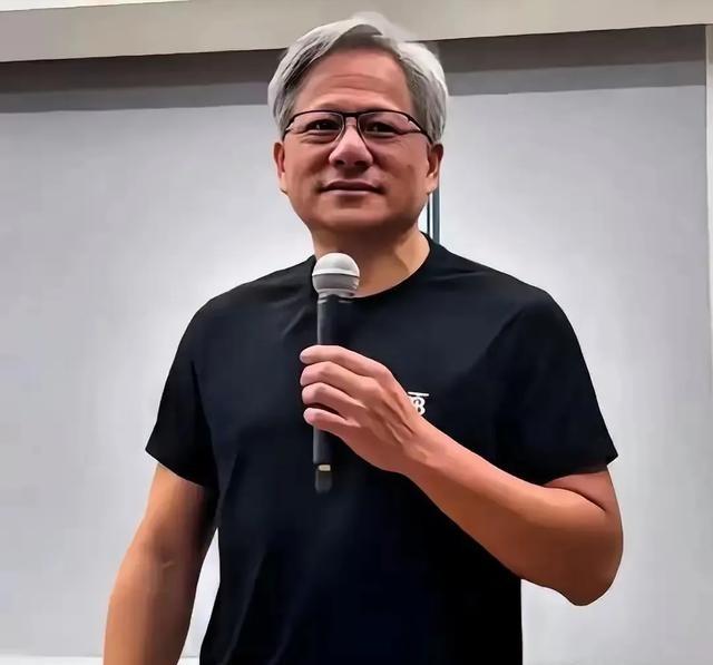 难怪有人常说，华人要是和白人结婚，到了第三代基本就看不见华人的样子了。英伟达的老