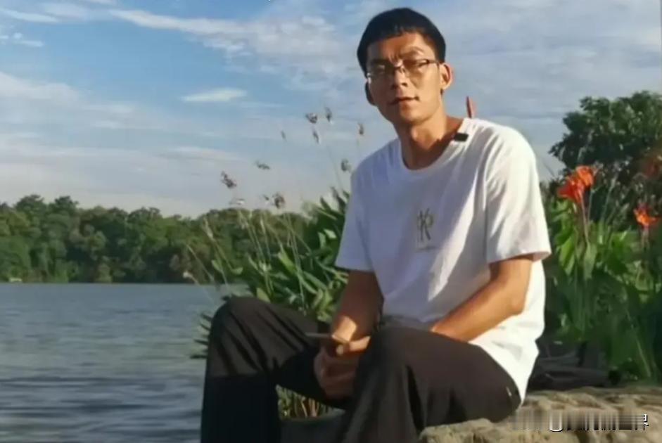 唐尚珺又上新闻了，华南师范大学成为他的囊中玩物。
参加高考16年已经35岁的唐尚