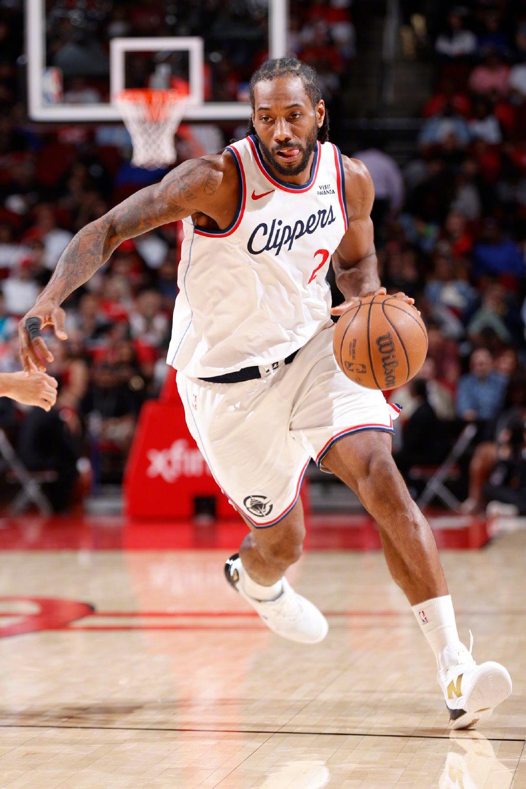 今天的小卡攻防影响力太强了！
特别是最关键的第四节，进攻端球球主动拉开单打火箭最