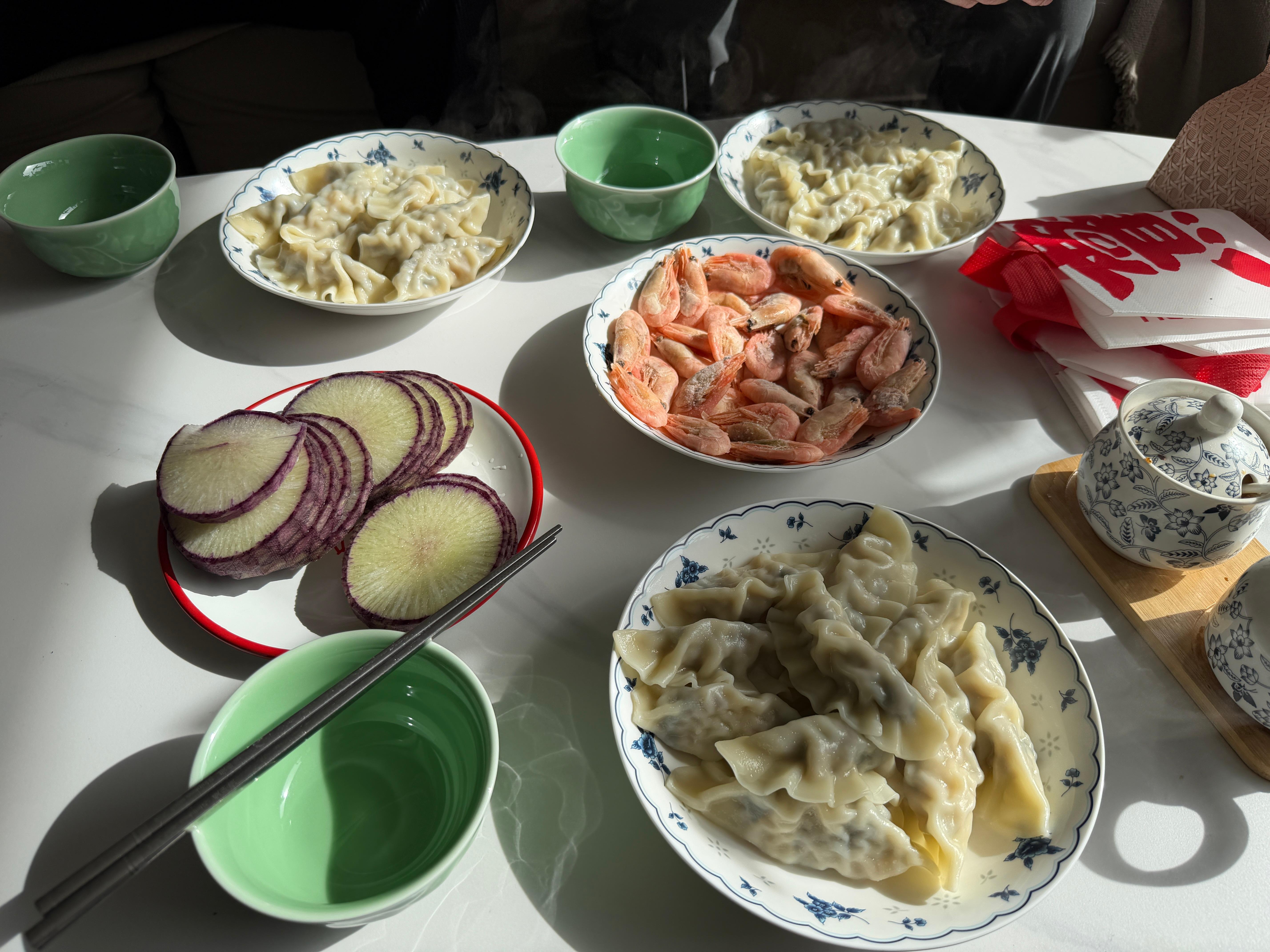 今天小年小年别忘了吃饺子！马上就要过年了！ 