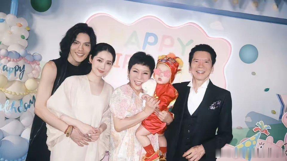 6月18日，郭碧婷和婆婆向太，突然冲上了热搜。起因是向太透露，今年端午要飞去台北