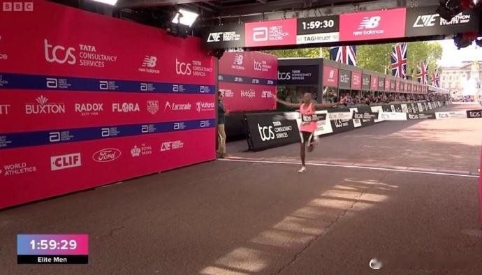 人类马拉松破二人类马拉松首次破2。总有人在不断创造历史，也总有人困在循规蹈矩的日