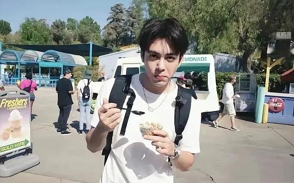 95🥜早期的青涩照片 谁变化最大 