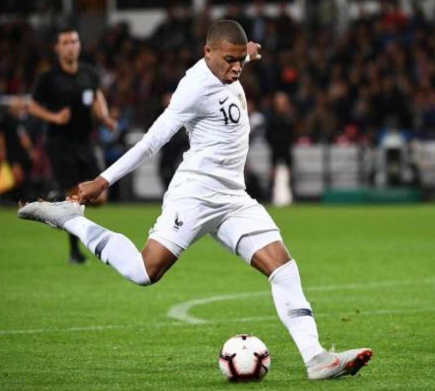 没有c哥,巴萨如期出局，接下来就是姆巴佩和凯恩的对决了，是姆巴佩的救赎还是凯恩的