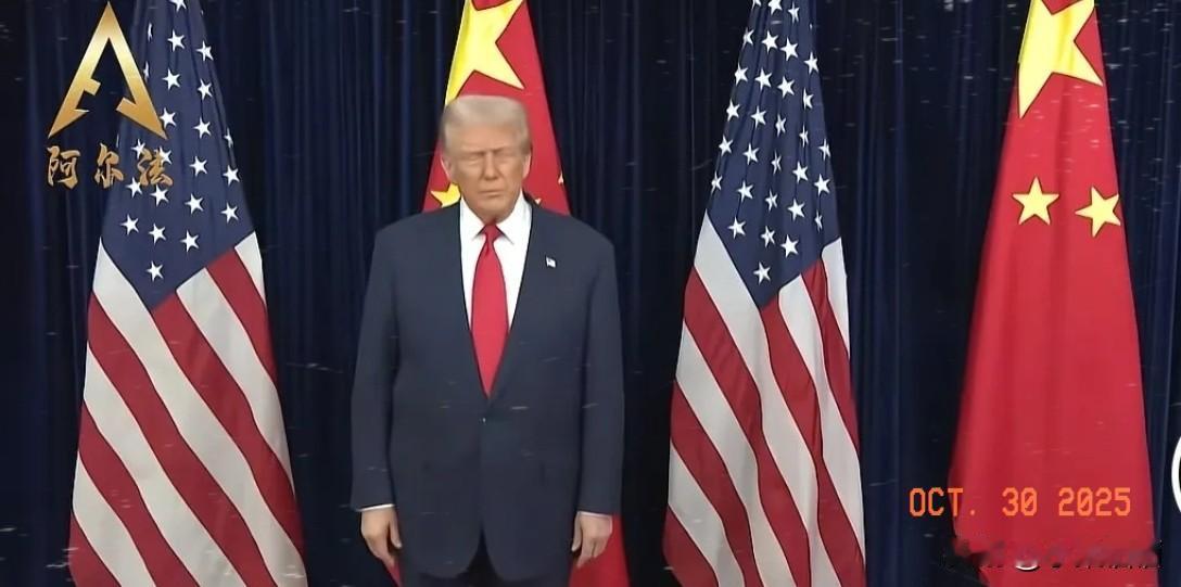 建国，这是你吗？

普子还是很懂C位的[赞]

老特：来吧，亲！我都主动站你们国