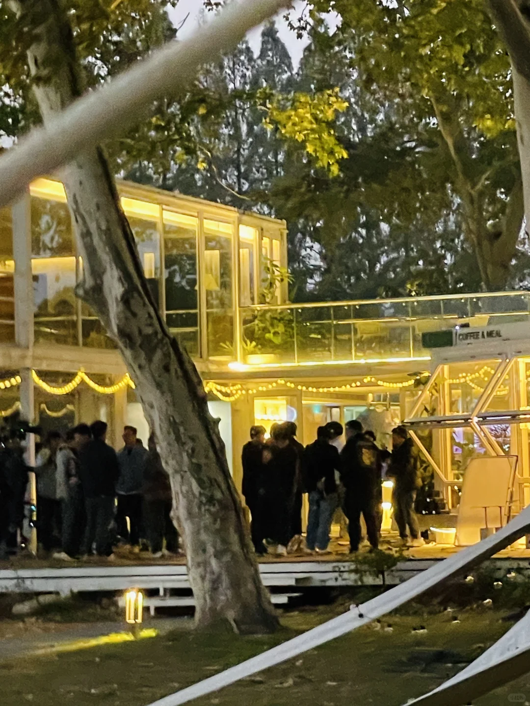 啊啊啊！虞书欣在玄武湖拍戏！！！