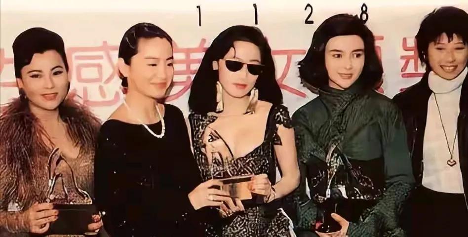 香港明星老照片系列之：五美同台

台湾媒体曾组织过一场名为“港台十大性感女星”的