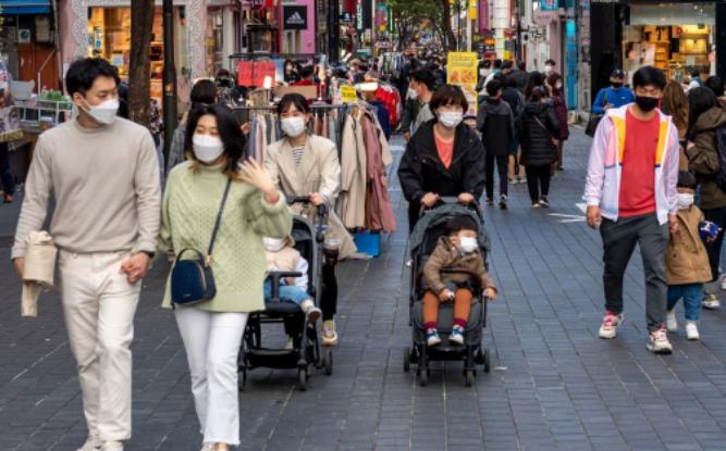 韩国生育率突然上来了，这是因为，韩国终于发现了解决单身男性结婚难题，到底症结在哪