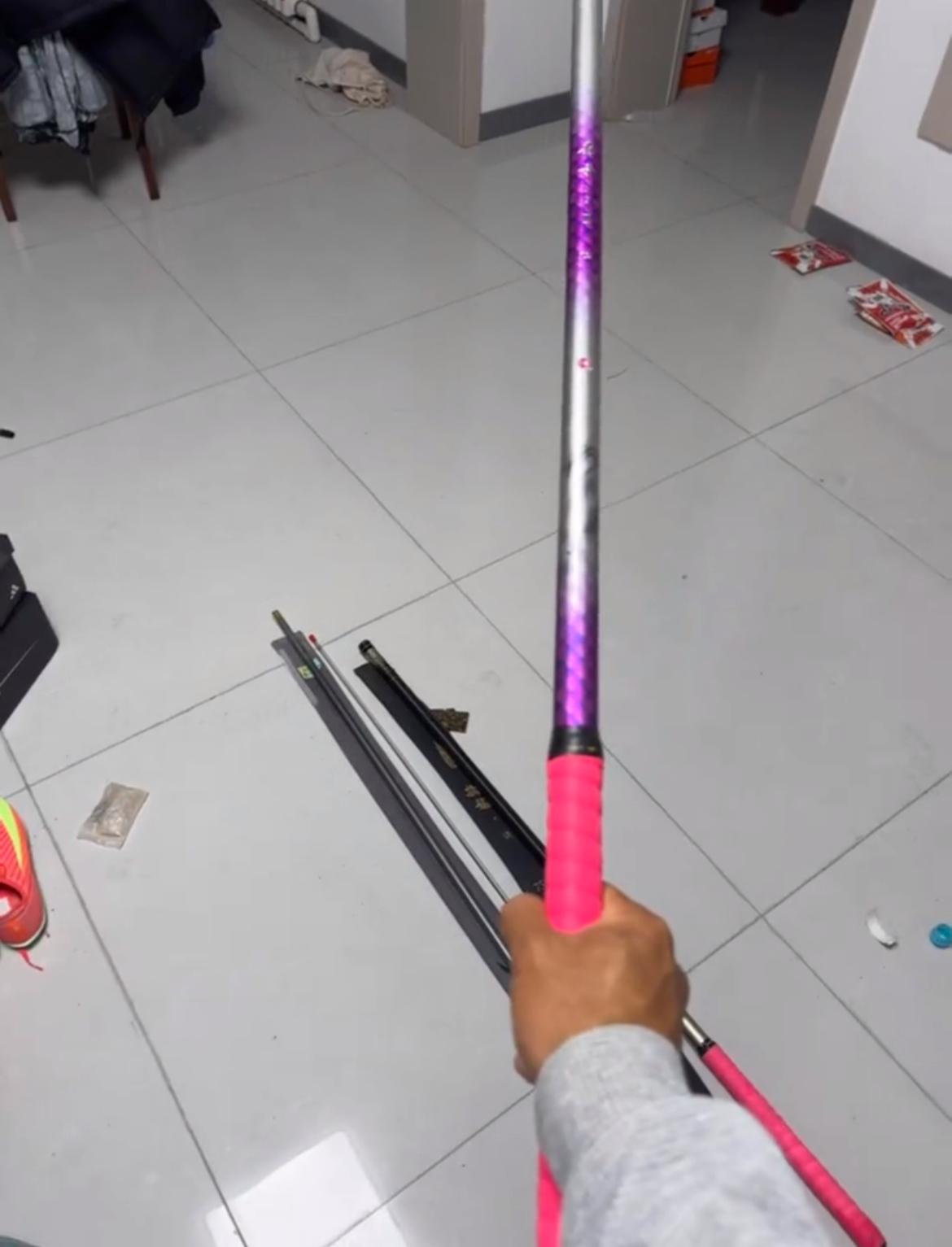 试钓光威龙云轻量三代7.2米，堪称完美。
500块预算准备买一根7.2米的鱼竿，