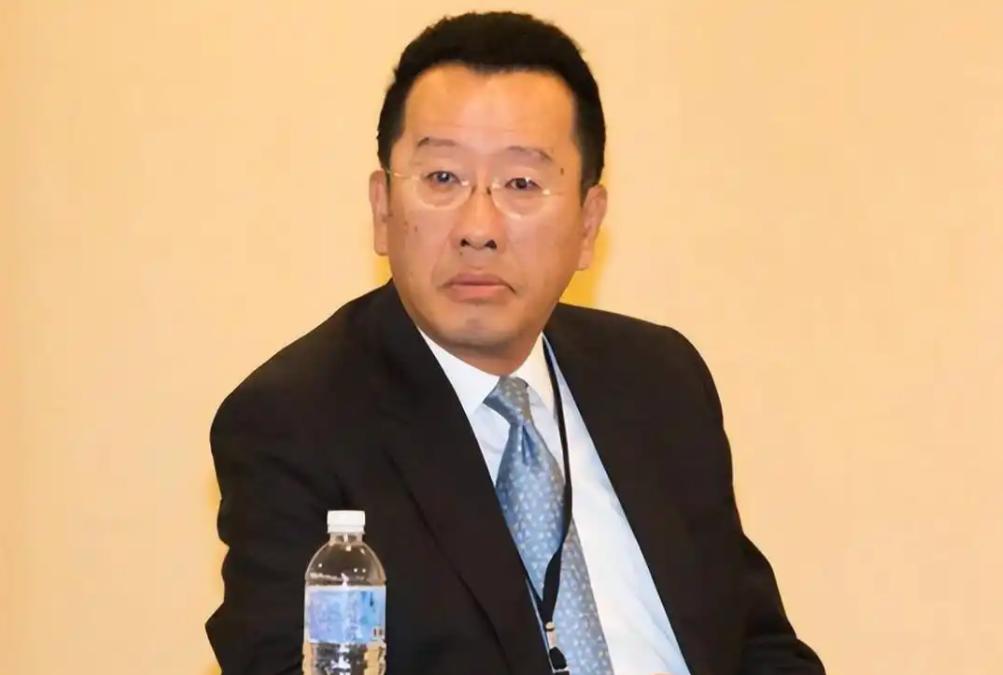 台“防长”顾立雄发表声明，

6月4日上午，台湾地区防务部负责人顾立雄南下高雄，