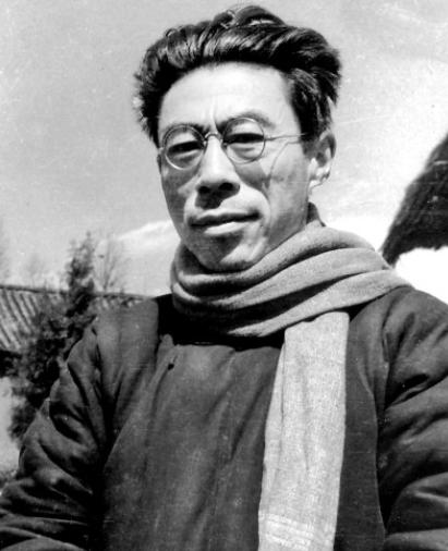1922年，闻一多在父母强行施压下，迎娶了从未谋面的远房表妹高孝贞。洞房之夜，闻